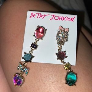 Betsey Johnson skull earrings